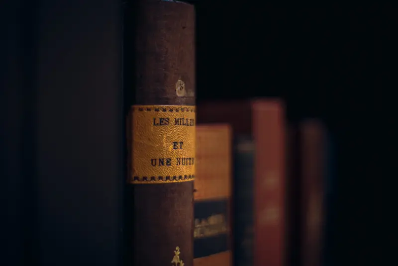 Le livre Les Mille et une Nuits, qui ouvre la porte secrète